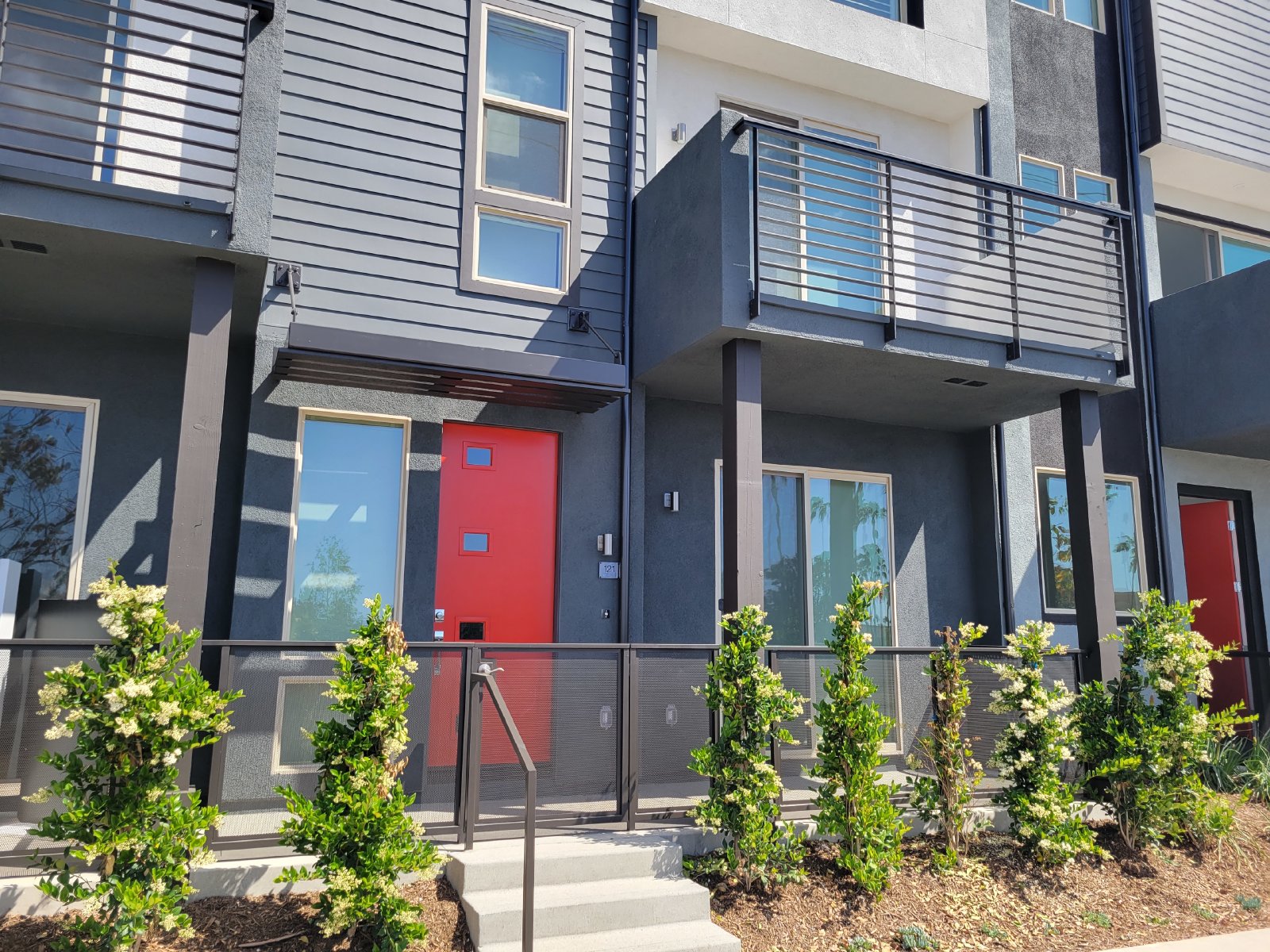 Modern 3 Bed/3.5 Bath Irvine Townhome property image