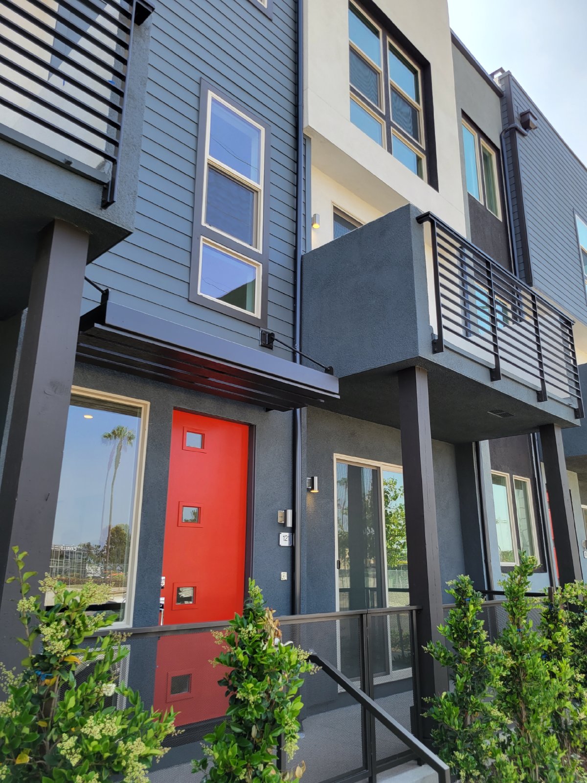 Modern 3 Bed/3.5 Bath Irvine Townhome property image