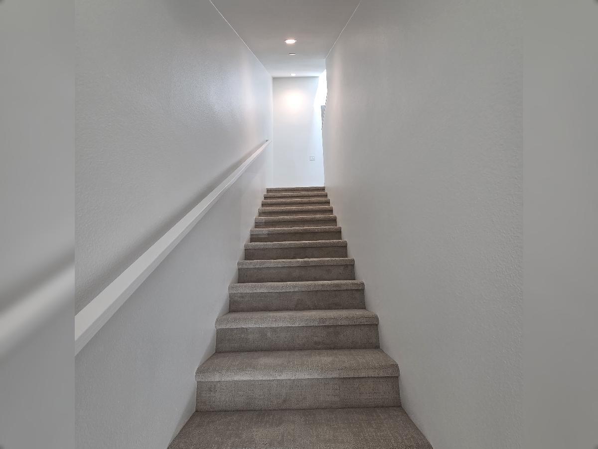 Modern 3 Bed/3.5 Bath Irvine Townhome property image