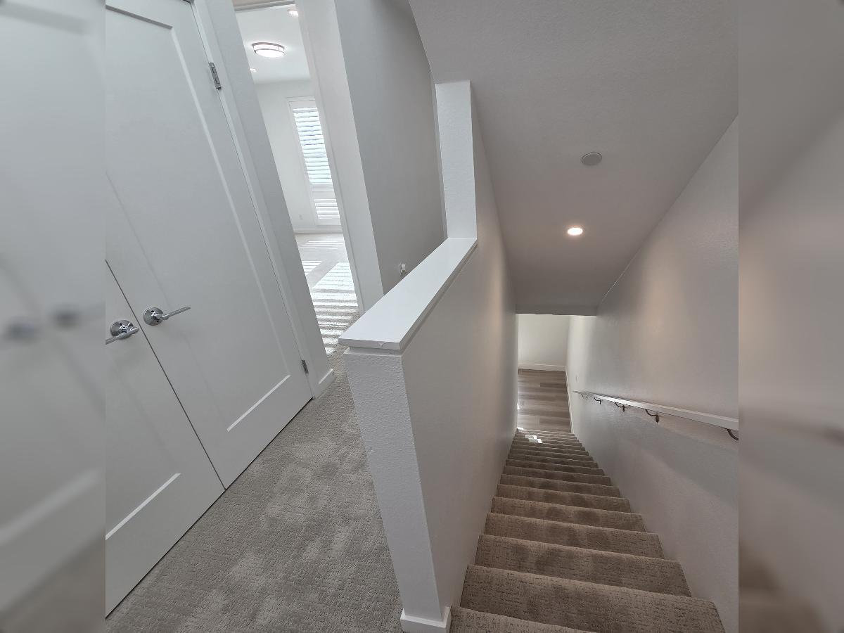 Modern 3 Bed/3.5 Bath Irvine Townhome property image