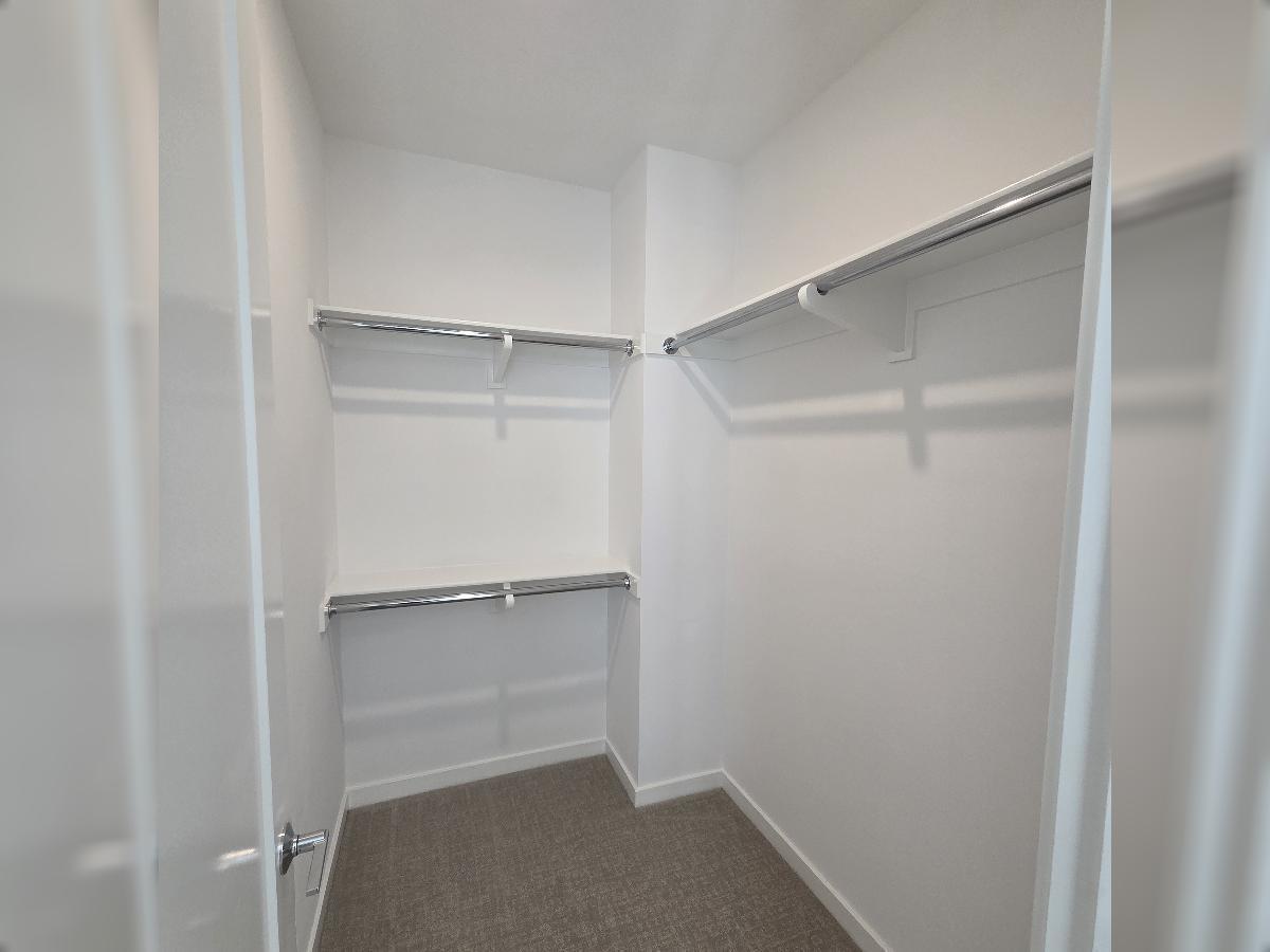 Modern 3 Bed/3.5 Bath Irvine Townhome property image