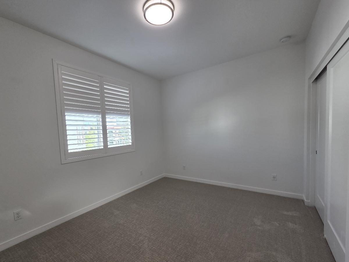 Modern 3 Bed/3.5 Bath Irvine Townhome property image