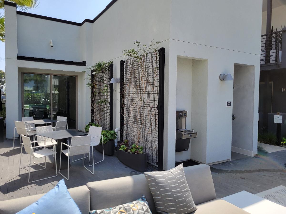 Modern 3 Bed/3.5 Bath Irvine Townhome property image