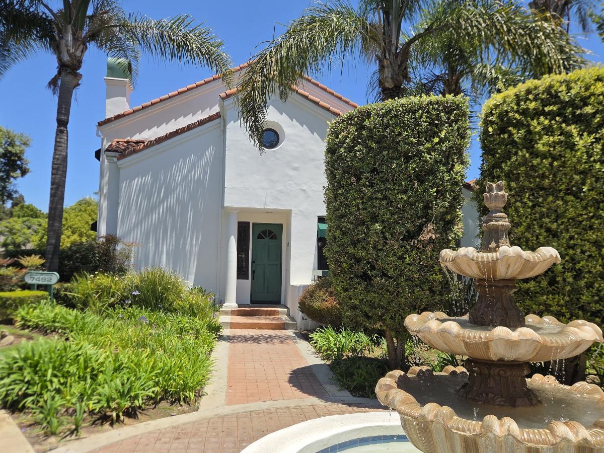 HB 4BR/4Bath Townhome in Gated Community property image