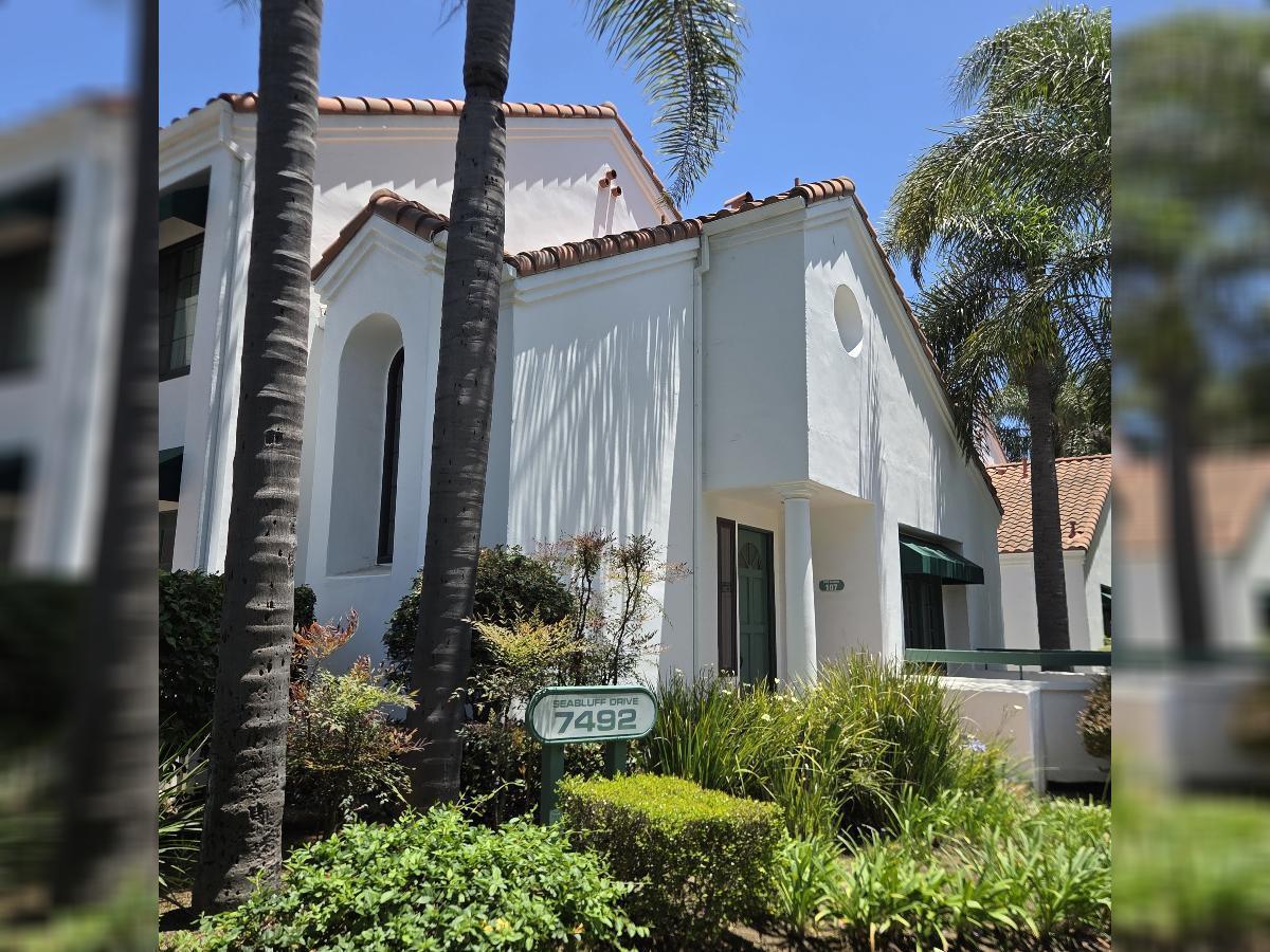HB 4BR/4Bath Townhome in Gated Community property image