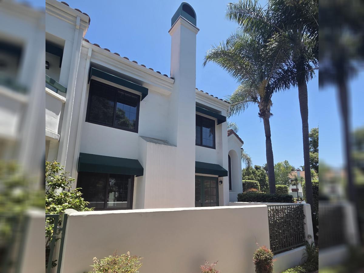 HB 4BR/4Bath Townhome in Gated Community property image