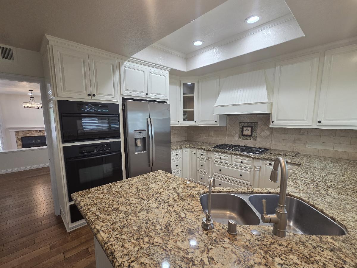 HB 4BR/4Bath Townhome in Gated Community property image