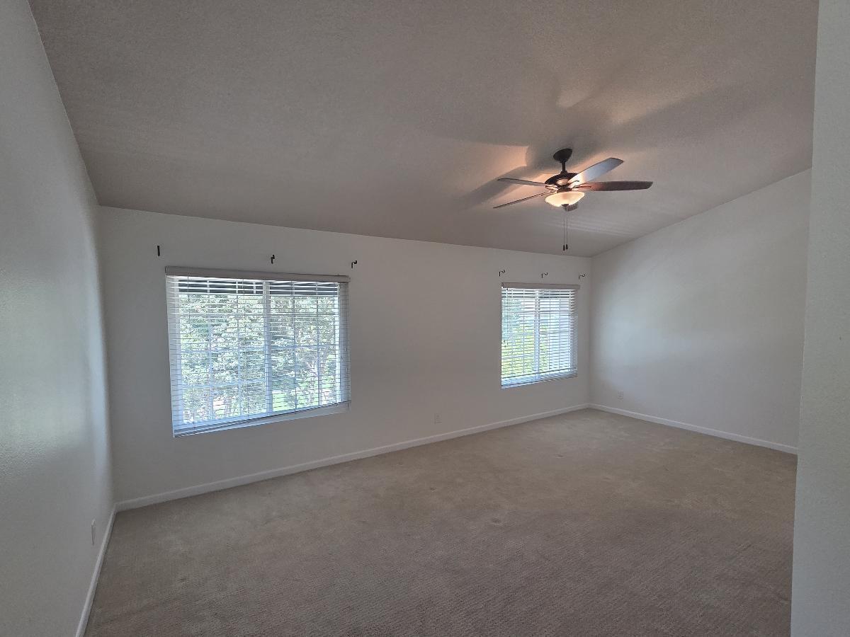 HB 4BR/4Bath Townhome in Gated Community property image