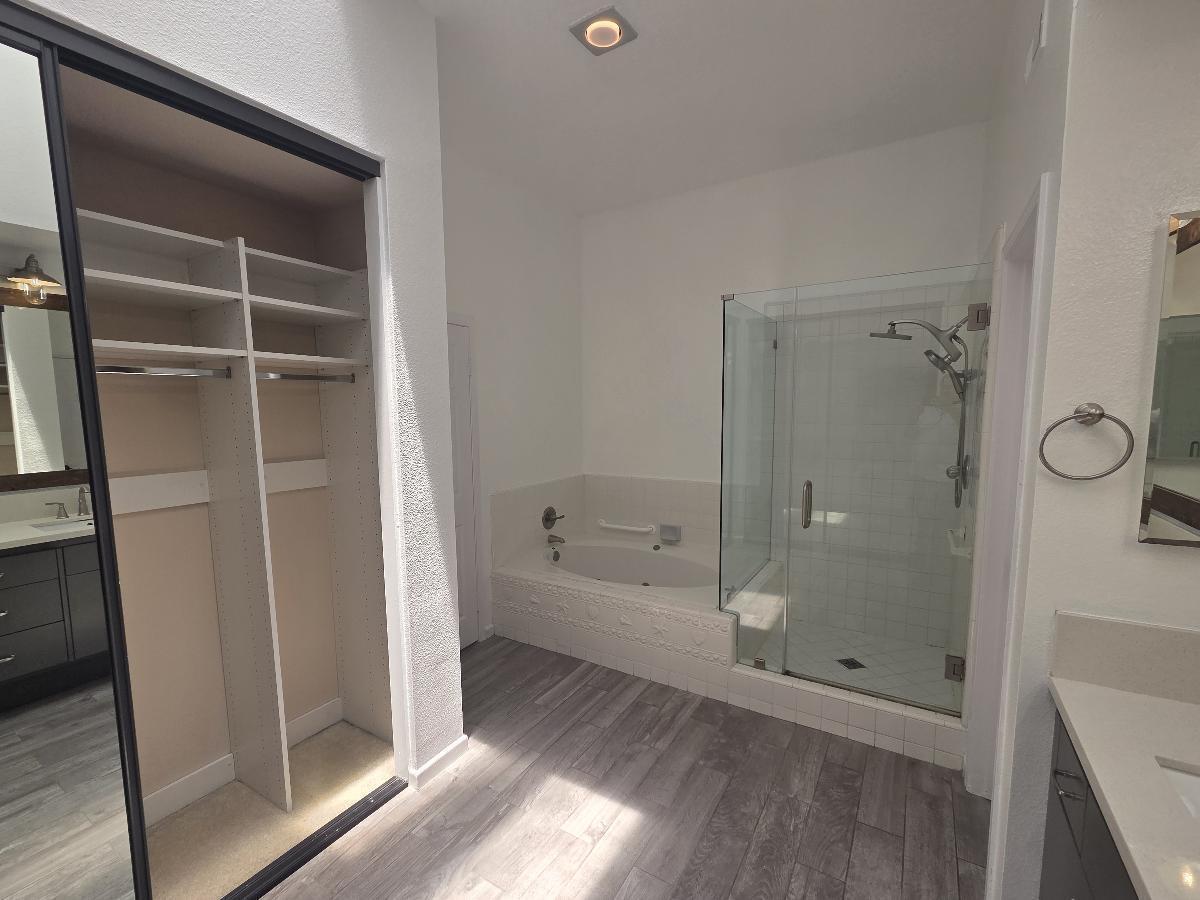 HB 4BR/4Bath Townhome in Gated Community property image