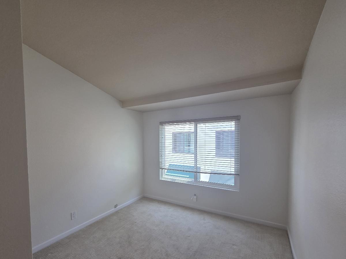 HB 4BR/4Bath Townhome in Gated Community property image