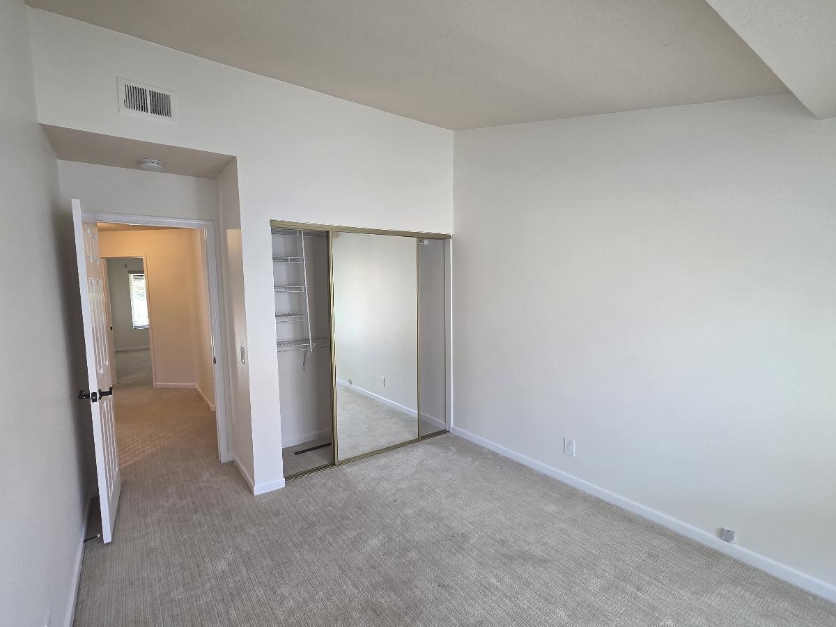 HB 4BR/4Bath Townhome in Gated Community property image