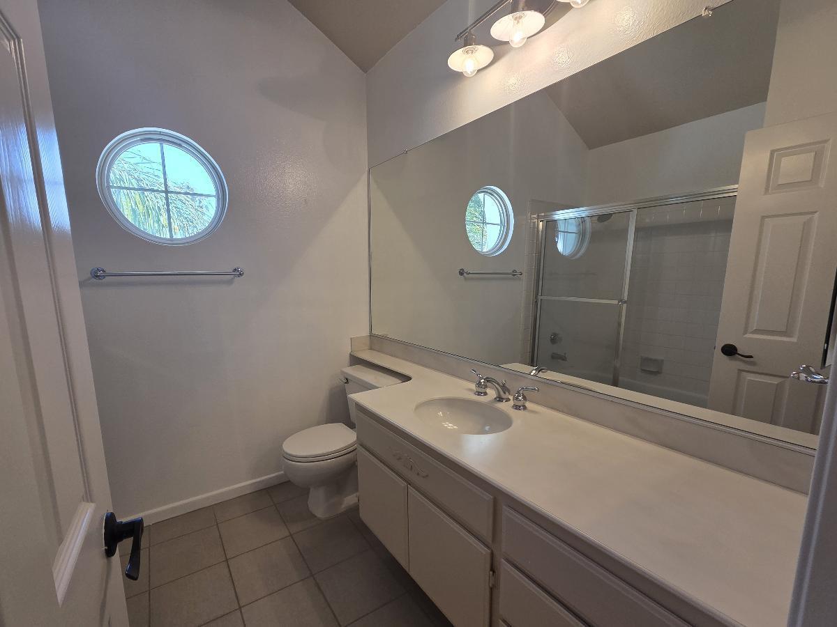 HB 4BR/4Bath Townhome in Gated Community property image