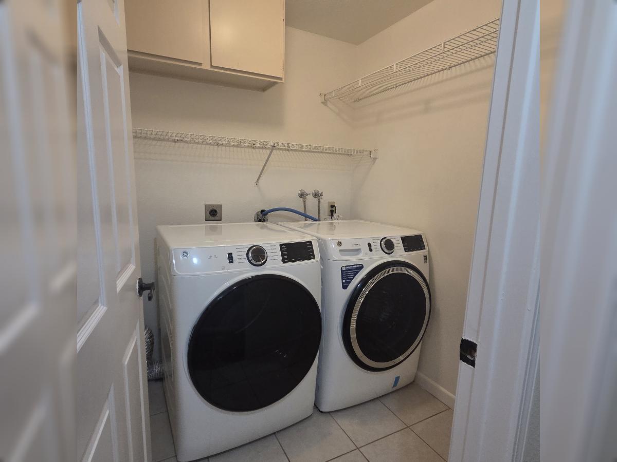 HB 4BR/4Bath Townhome in Gated Community property image