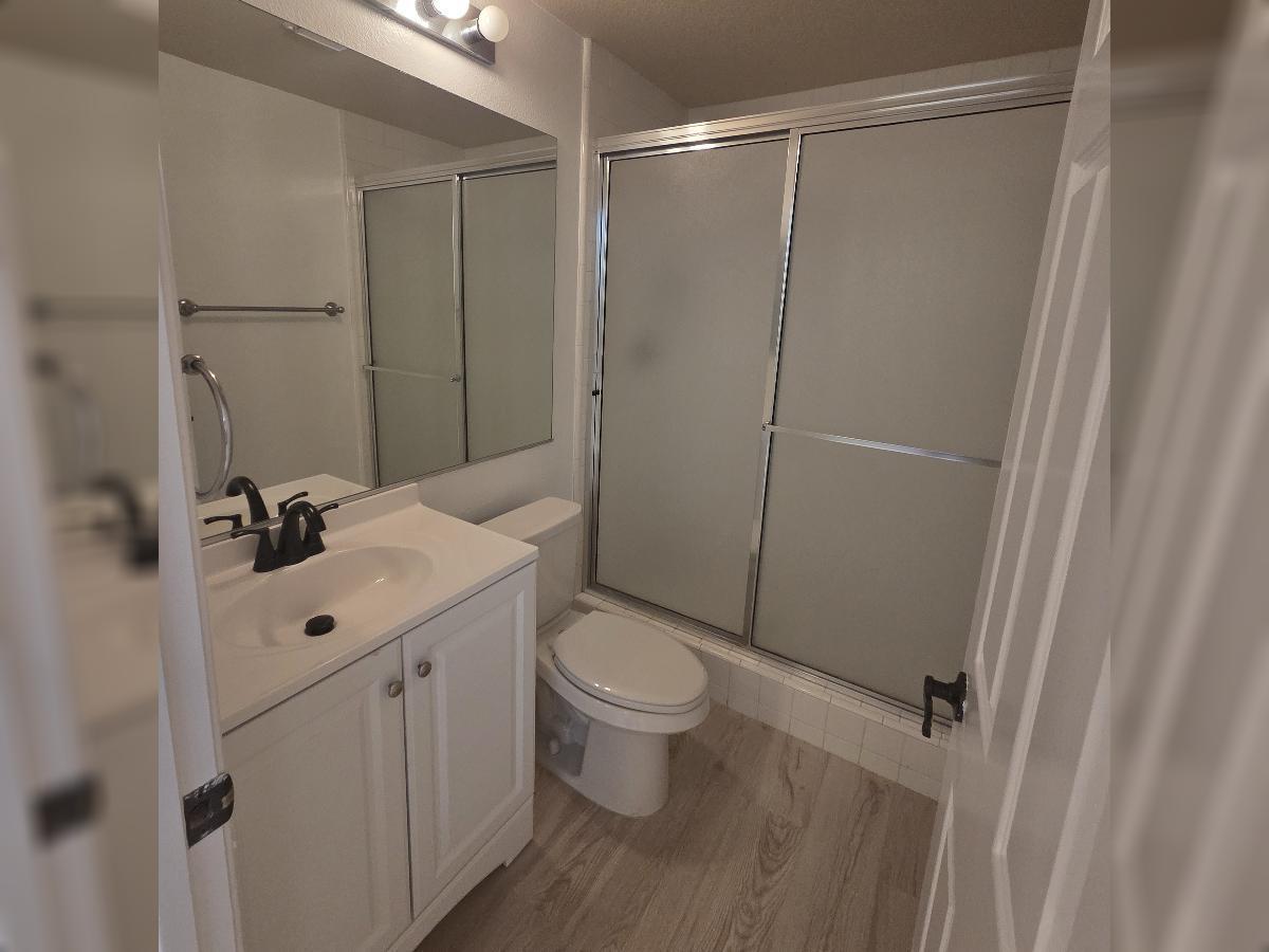 HB 4BR/4Bath Townhome in Gated Community property image