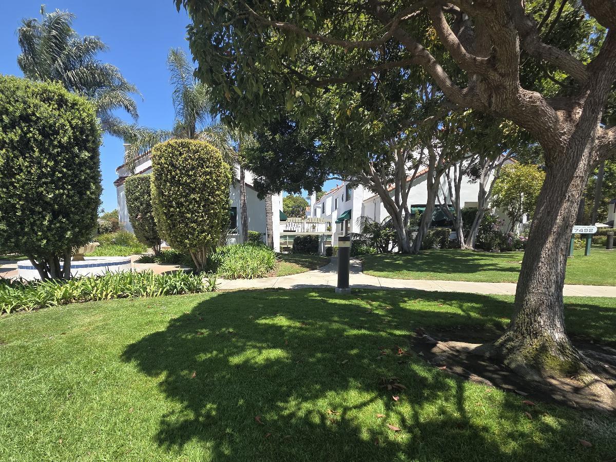 HB 4BR/4Bath Townhome in Gated Community property image