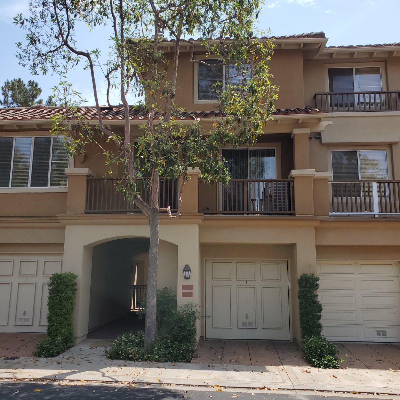 Charming 1 Bedroom/1 Bath Condo with Loft property image