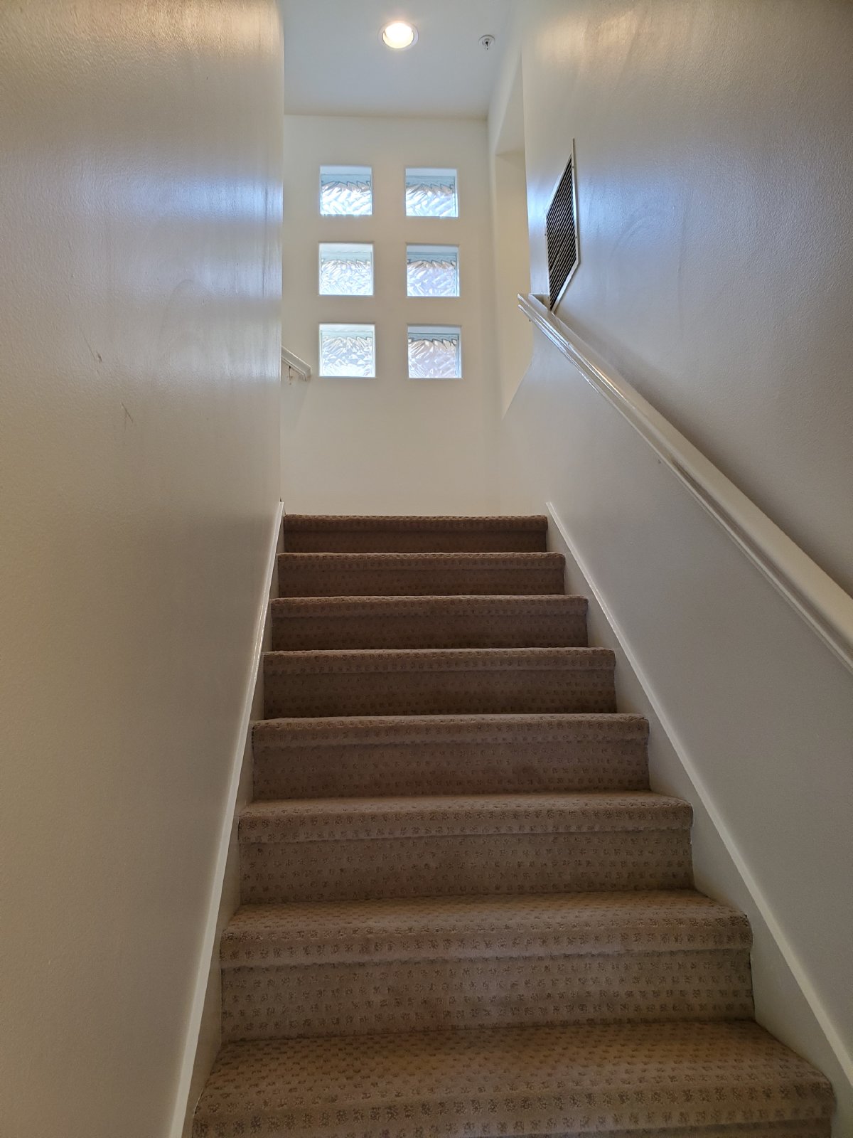 Charming 1 Bedroom/1 Bath Condo with Loft property image