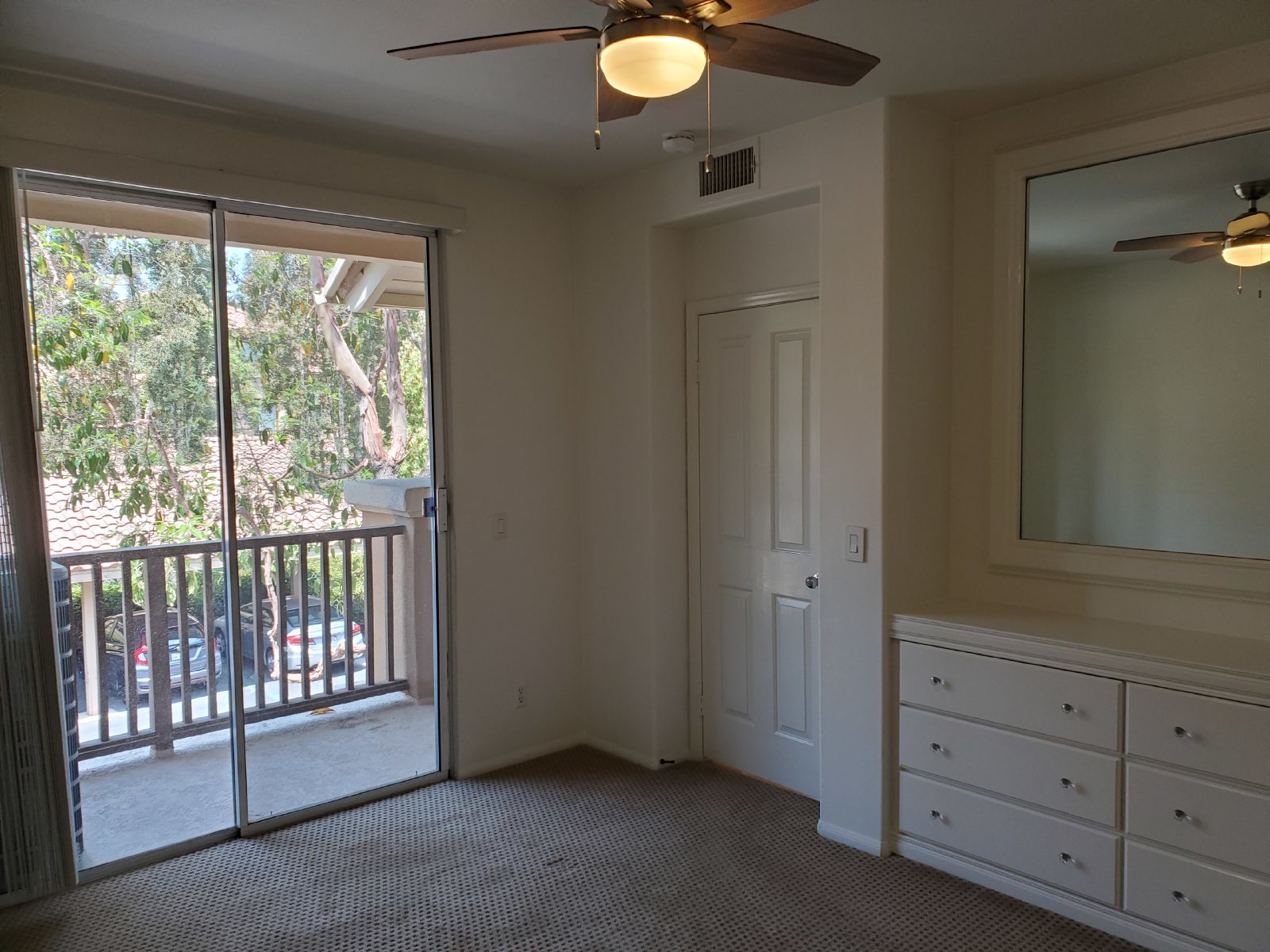Charming 1 Bedroom/1 Bath Condo with Loft property image