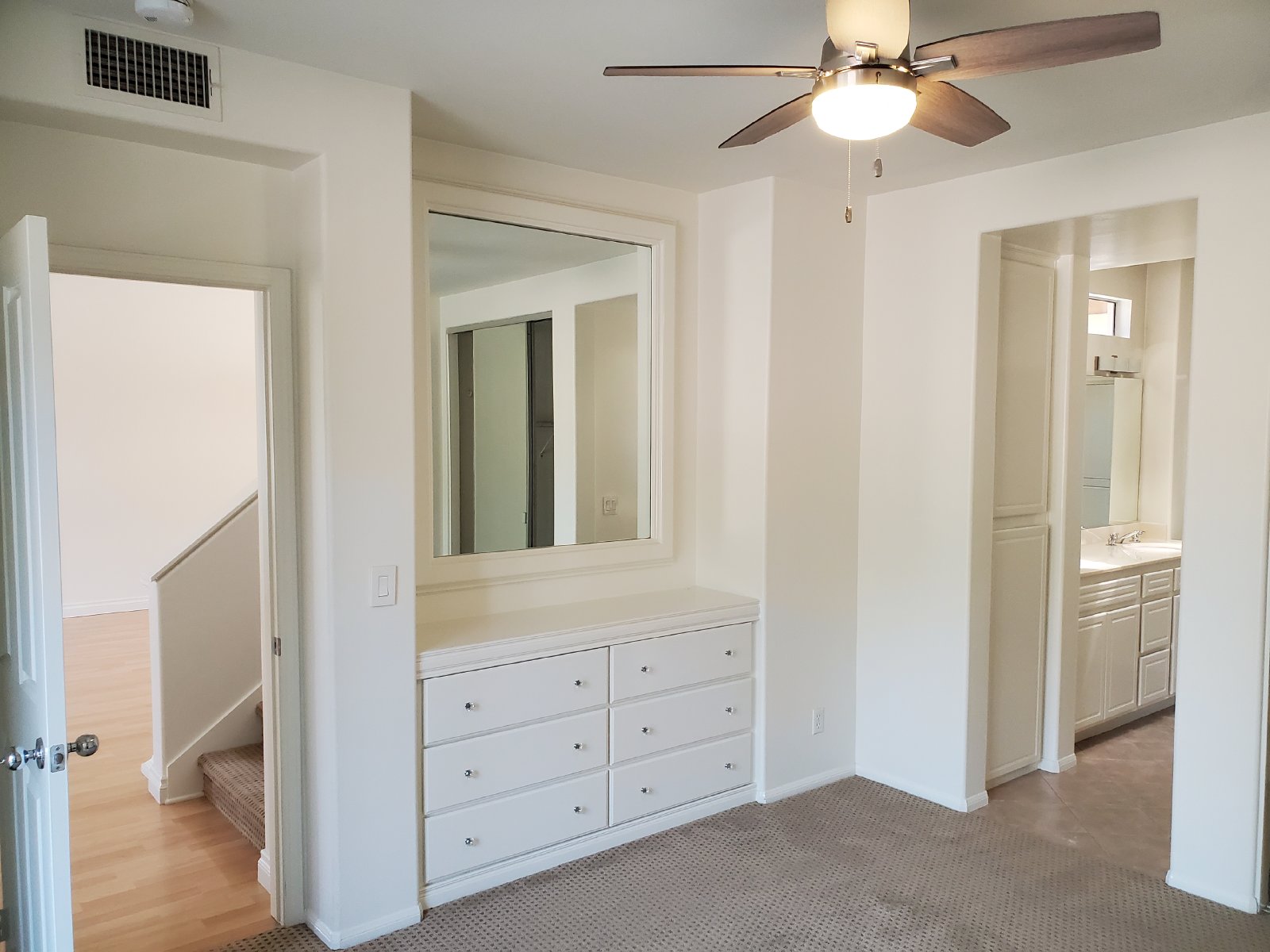 Charming 1 Bedroom/1 Bath Condo with Loft property image