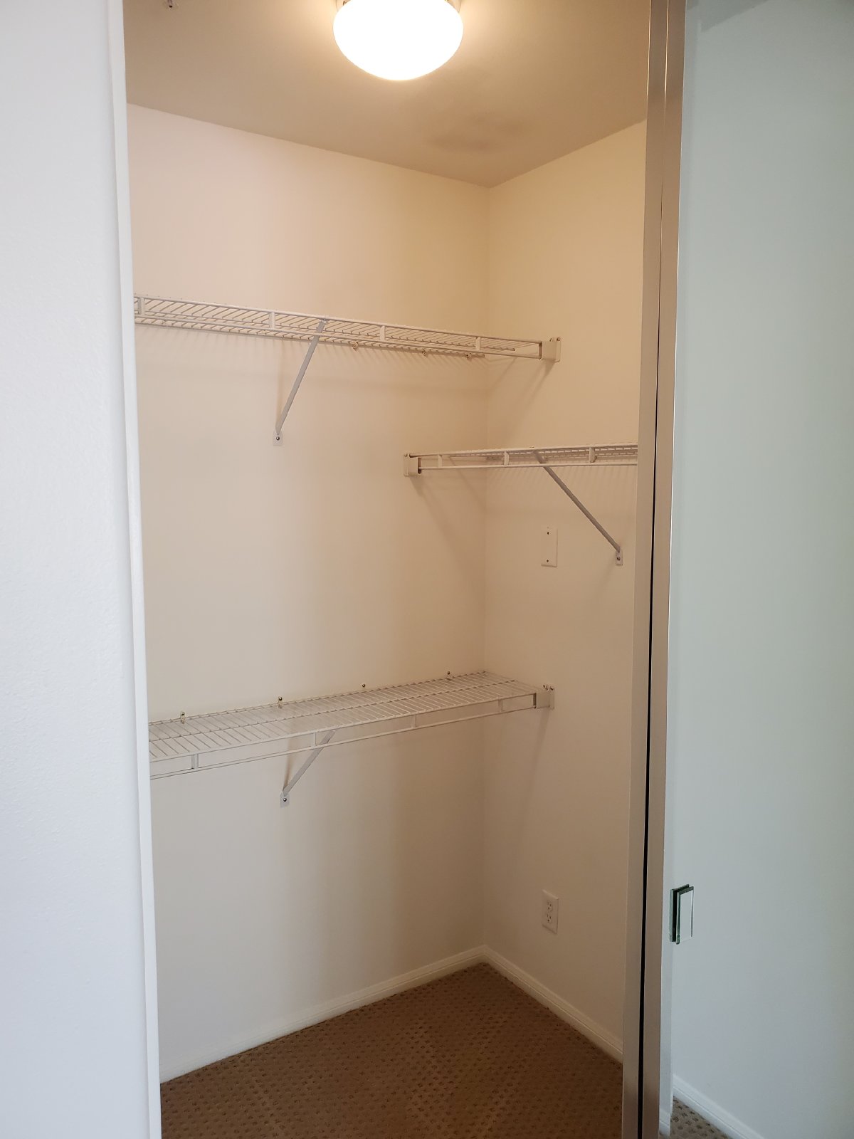 Charming 1 Bedroom/1 Bath Condo with Loft property image