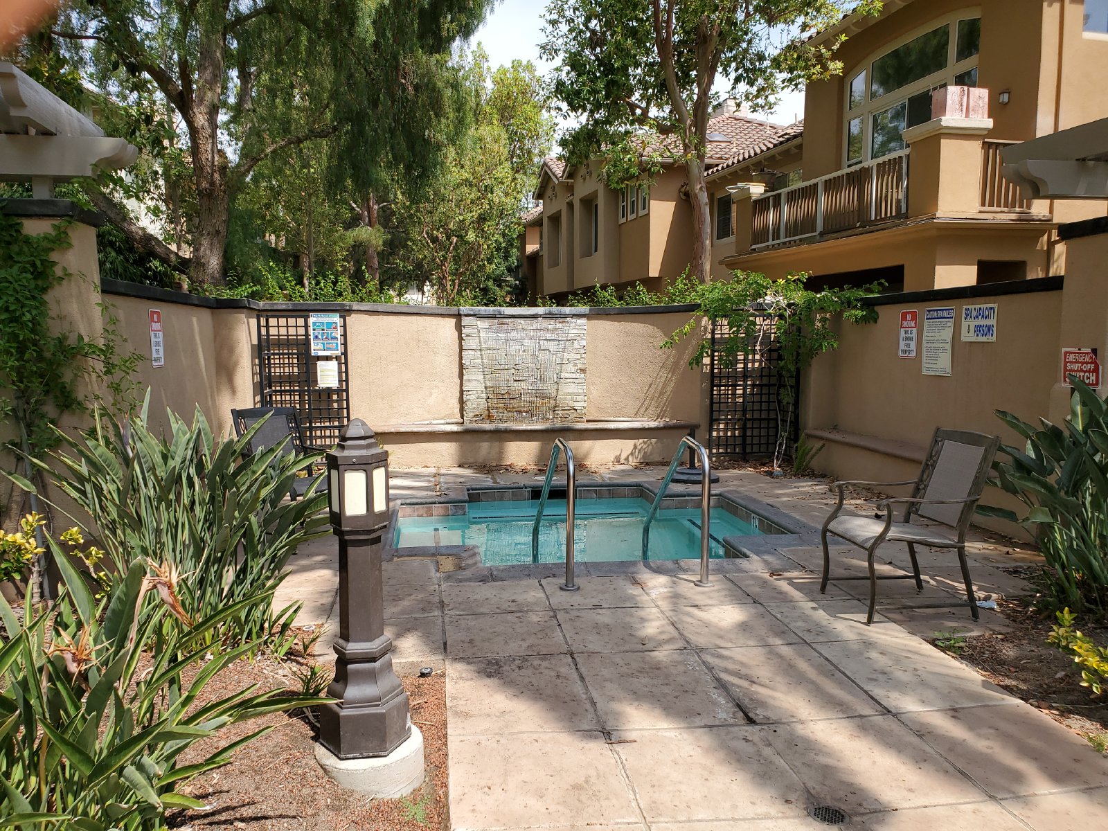 Charming 1 Bedroom/1 Bath Condo with Loft property image